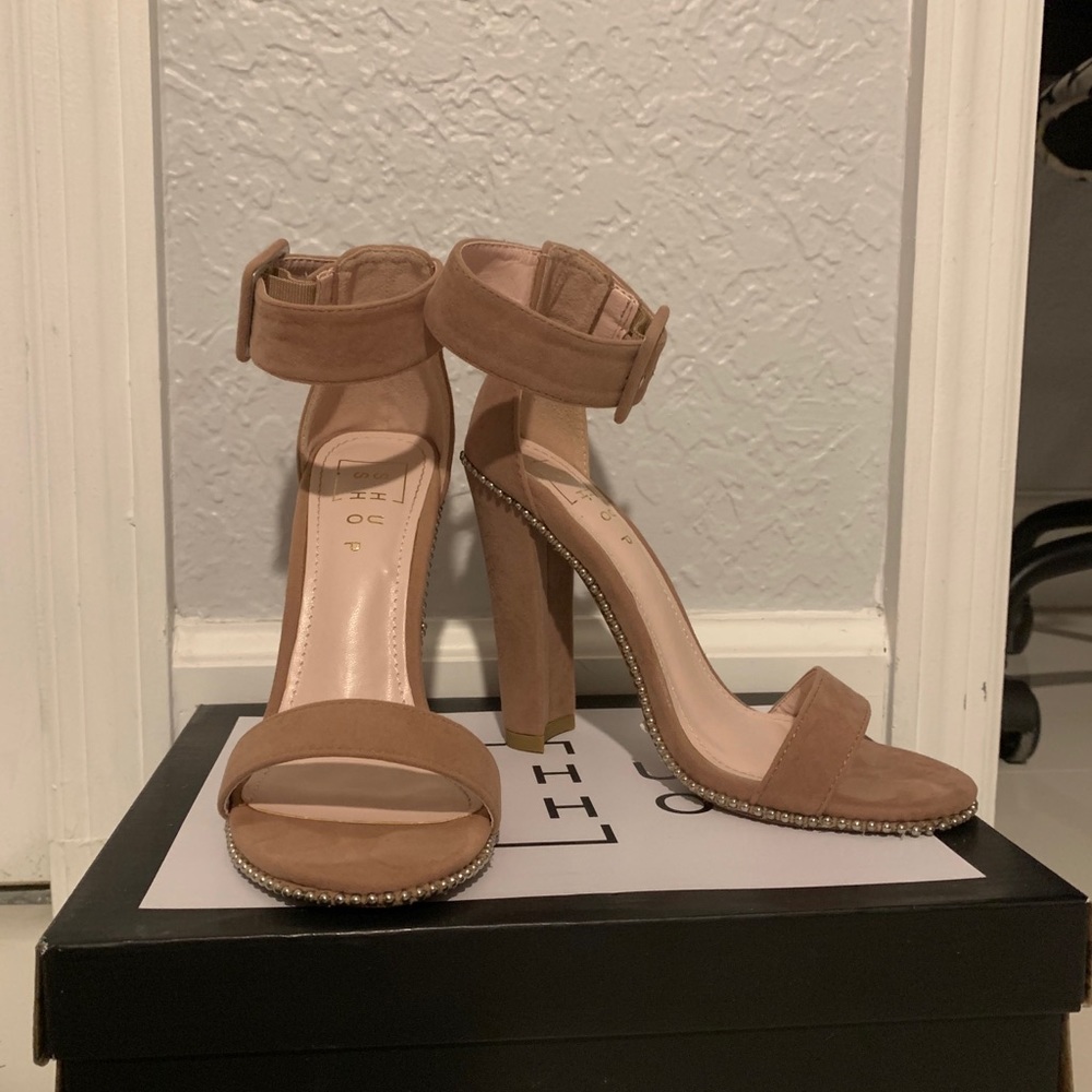 Nude heels size 6.5